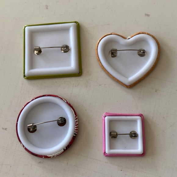 Vintage Novelty Button Pins Bundle of 4 - Picture 2 of 7